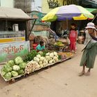 Straßenszene in Thayet Myo  -  Myanmar