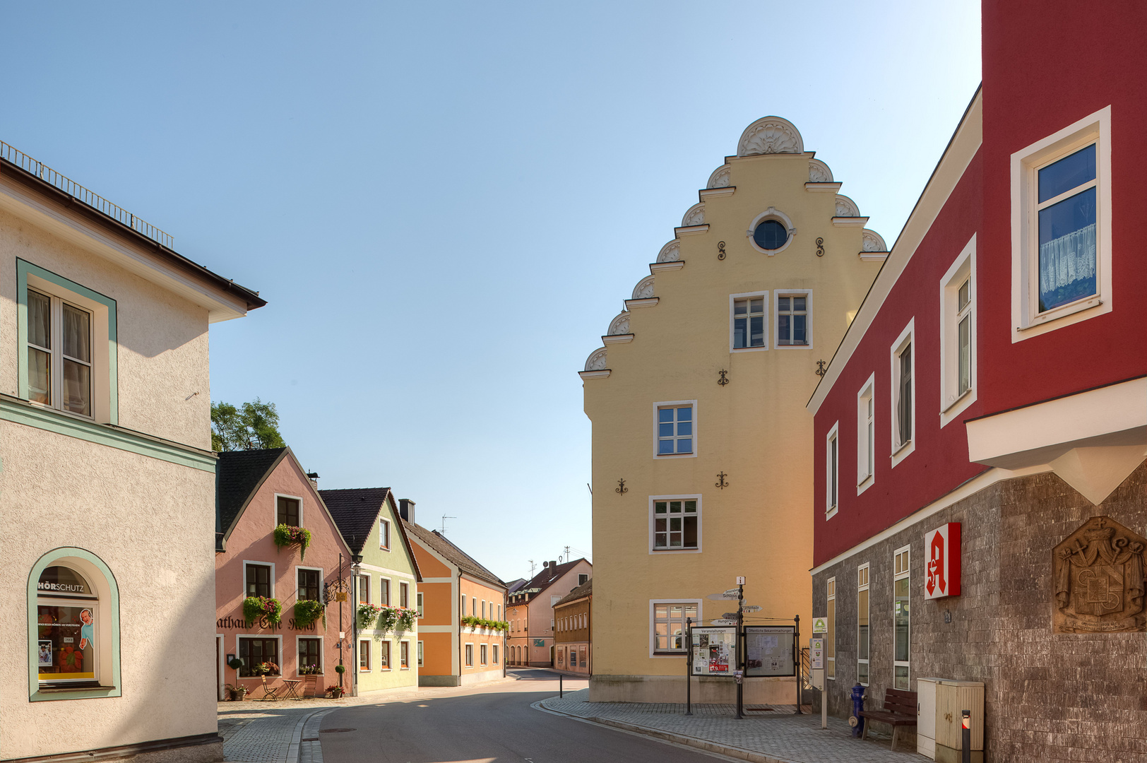 Straßenszene, Wörth an der Donau Foto & Bild donau, architektur
