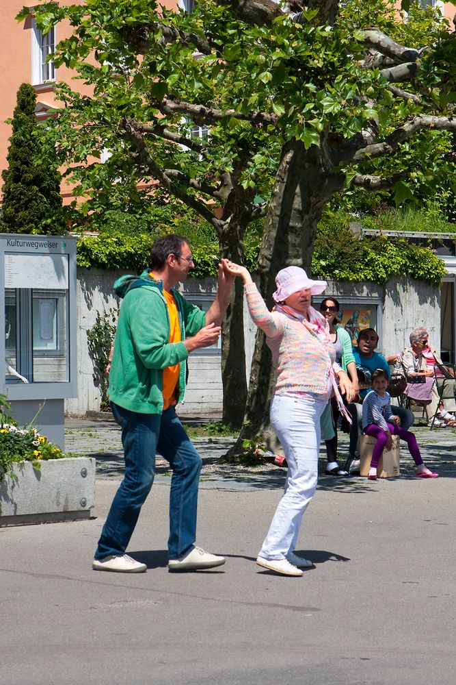 Straßentanz und -musik