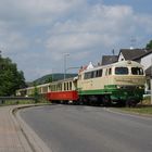 Straßenüberquerung des Vulkan-Express