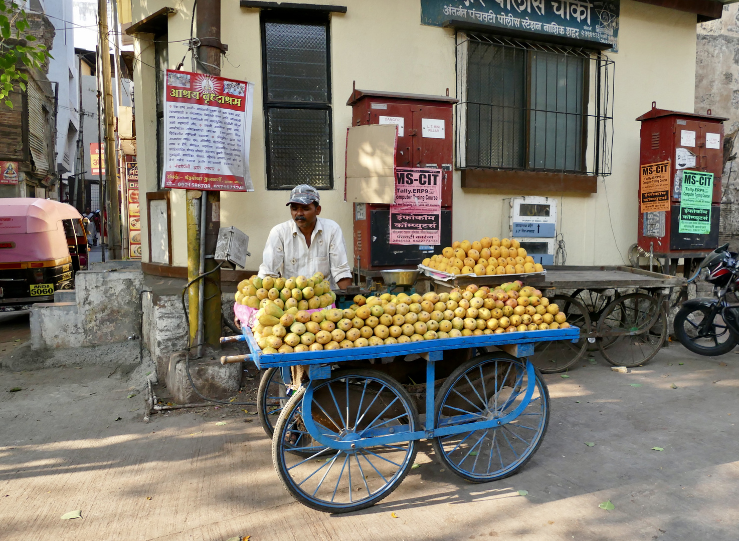 Straßenverkäufer in Nashik / Indien