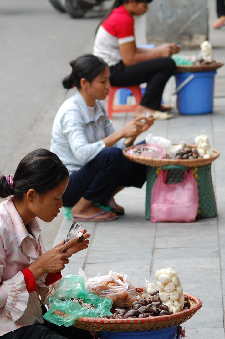 Strassenverkäuferinnen Hanoi