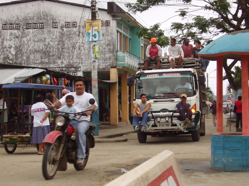 Straßenverkehr in Ecuador