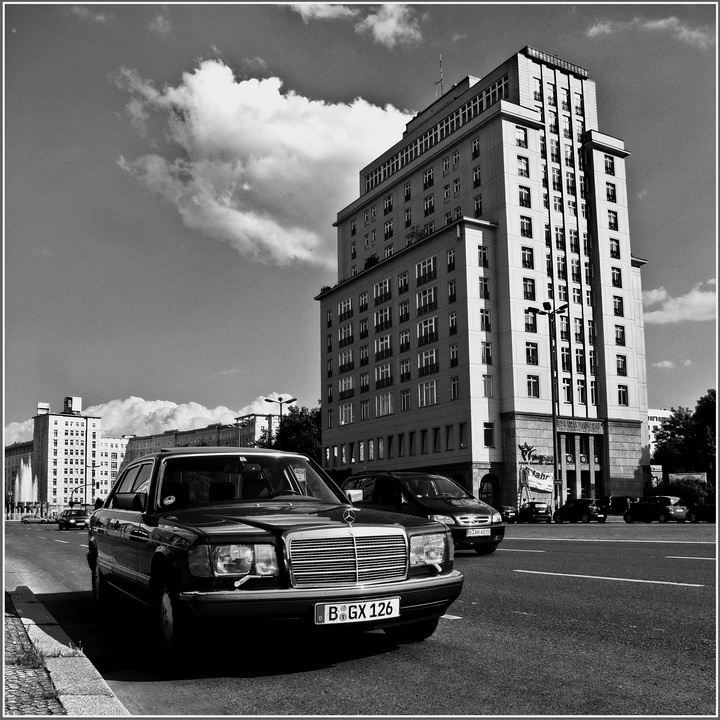 Strausberger Platz, Berlin