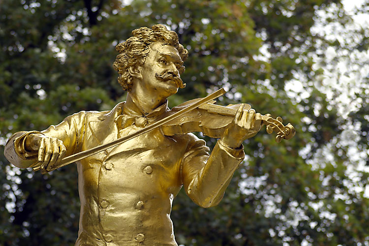 Strauss-Denkmal in Wien - einmal anders