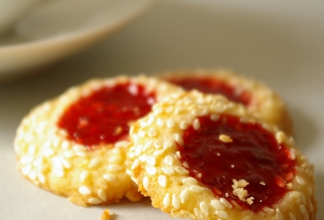 Strawberry Filled Cookies