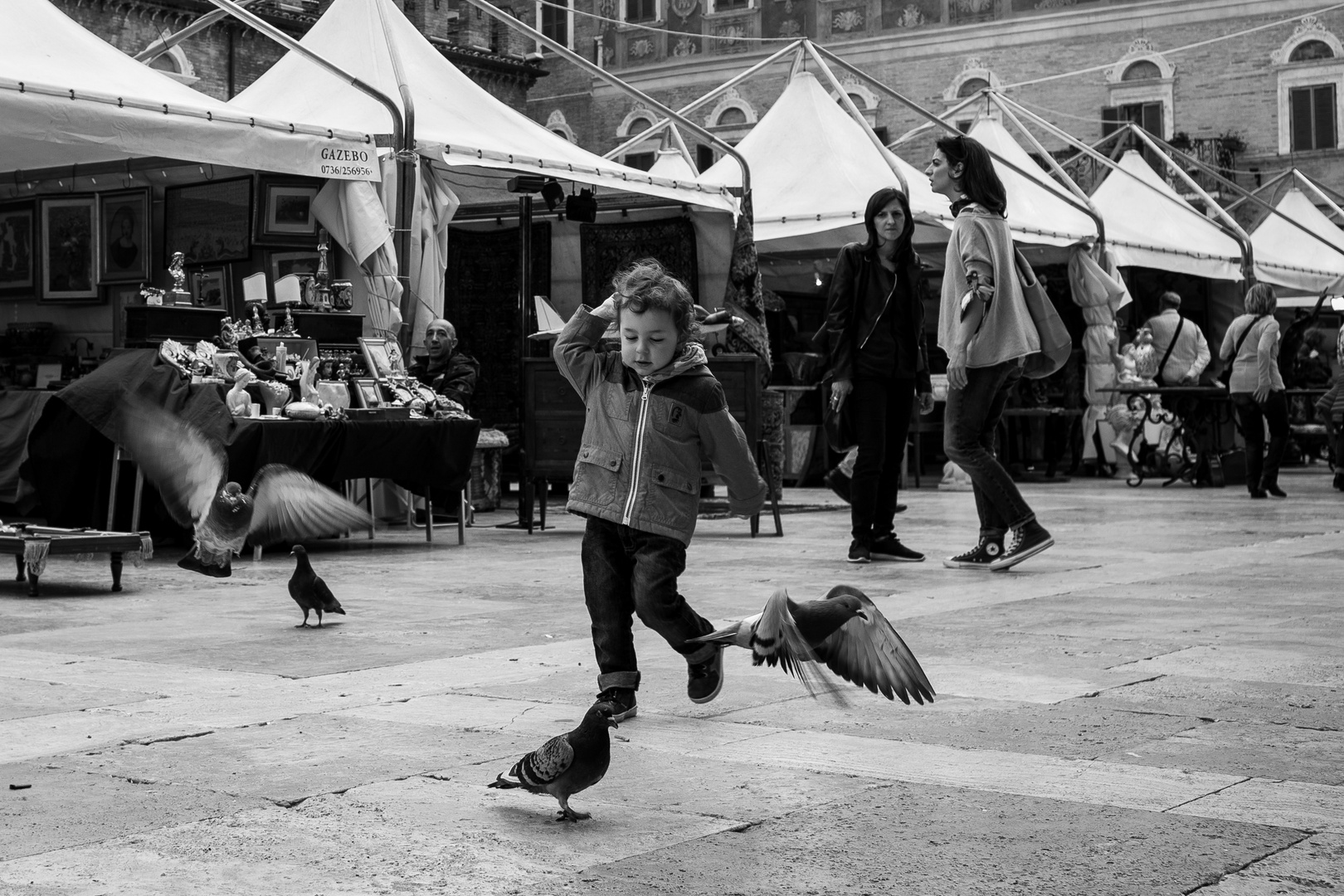 STREET 17 aprile 11.32 .39 REPORTAGE_