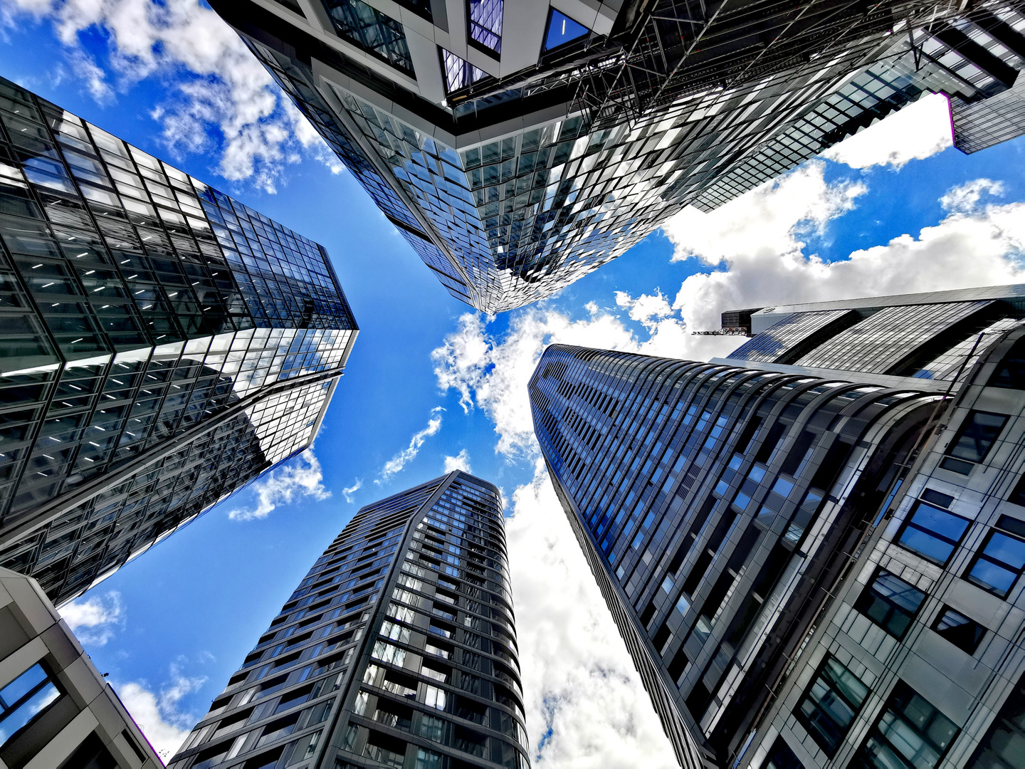 street 4towers zum Himmel p30-2025-05-11-337-col +Fotos