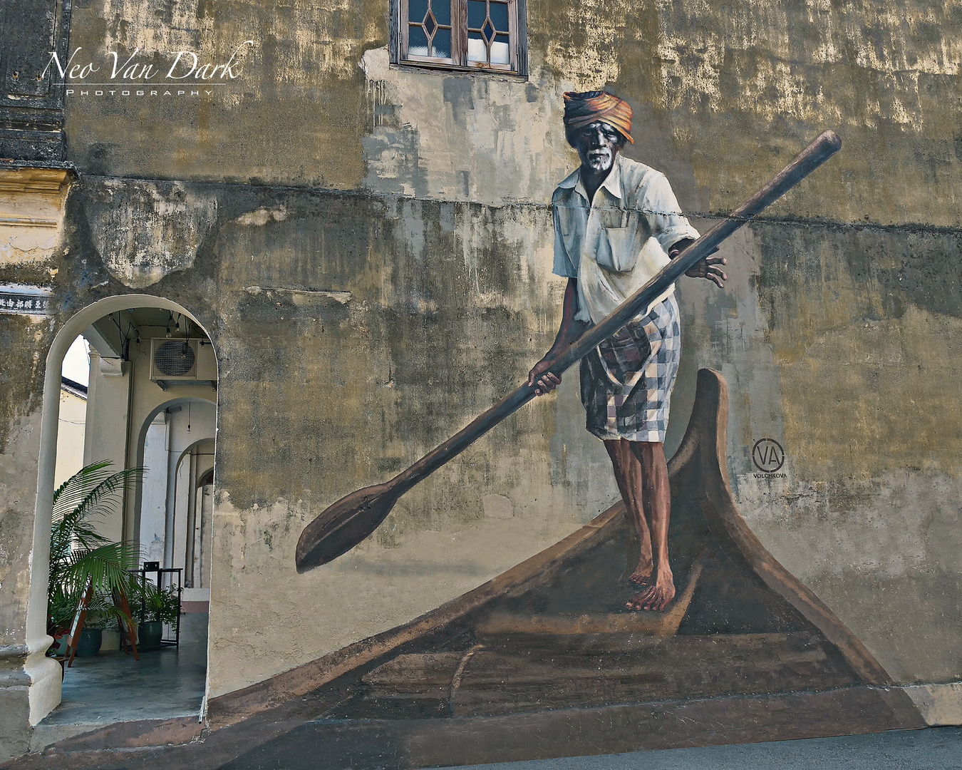 Street Art "Boatsman"