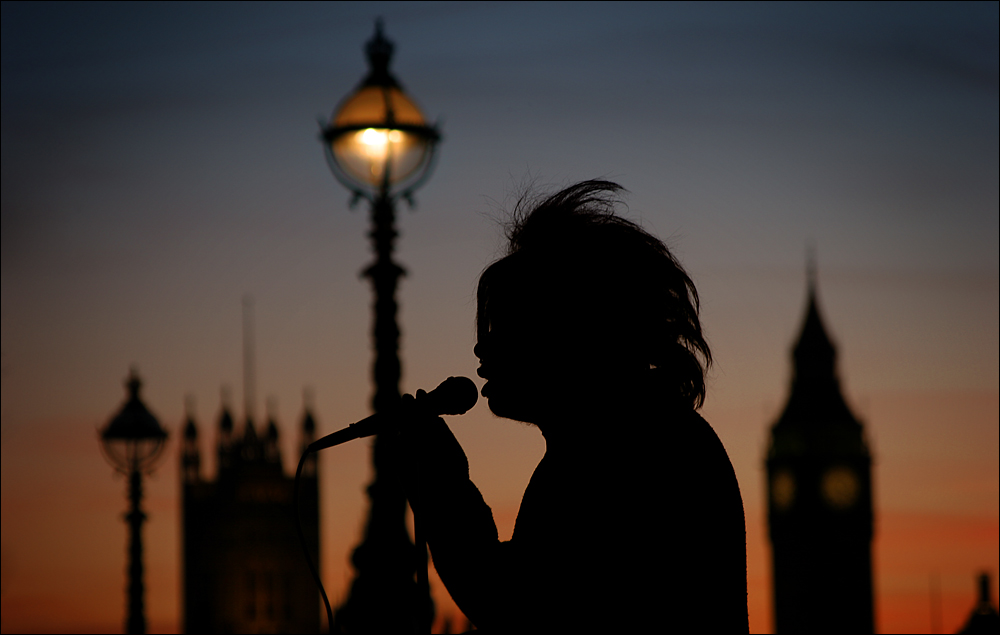 Street Artist under Hungerford Bridge