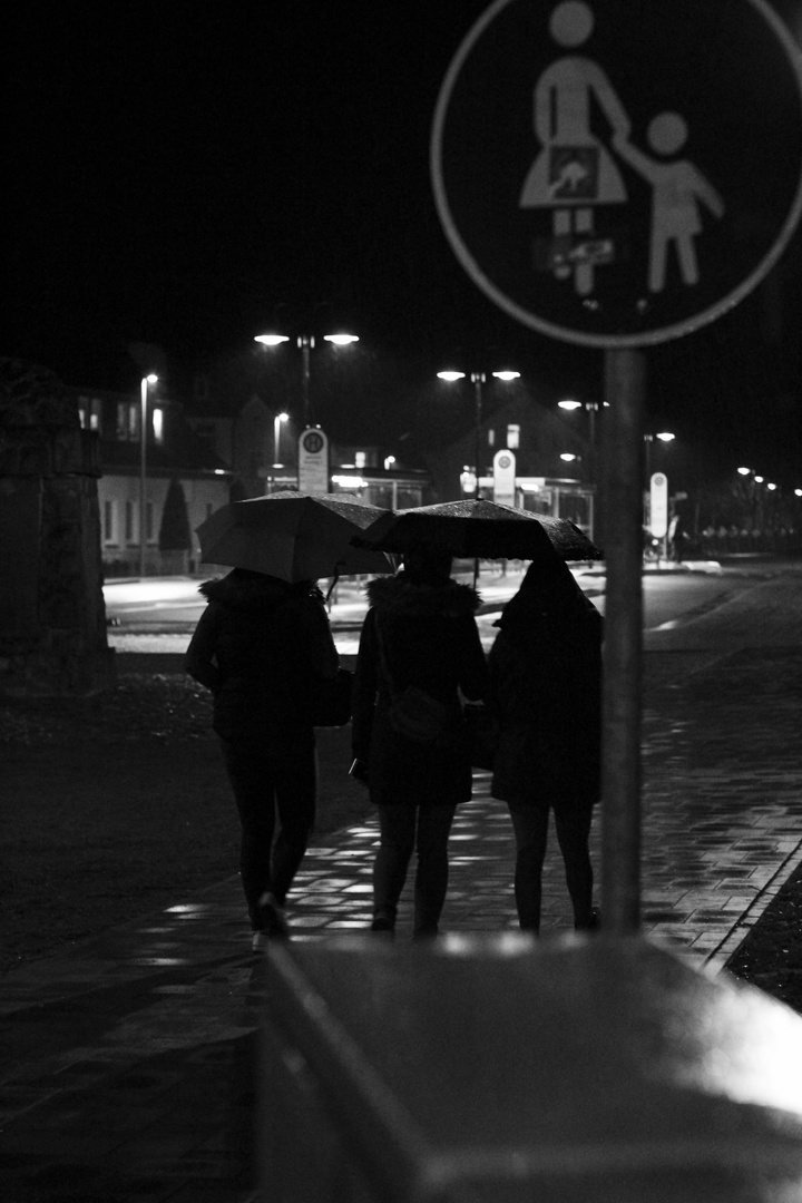 Street - Bahnhof bei Nacht