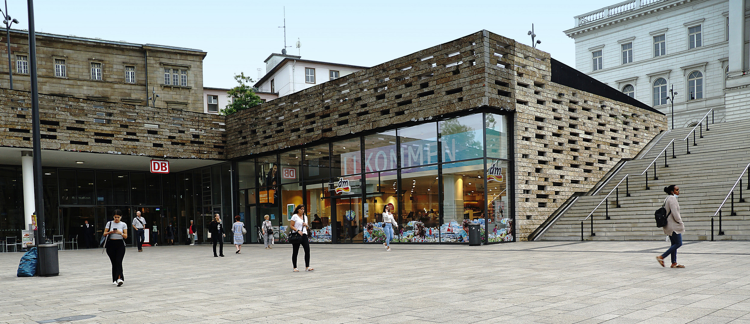 Street - Bahnhofsvorplatz