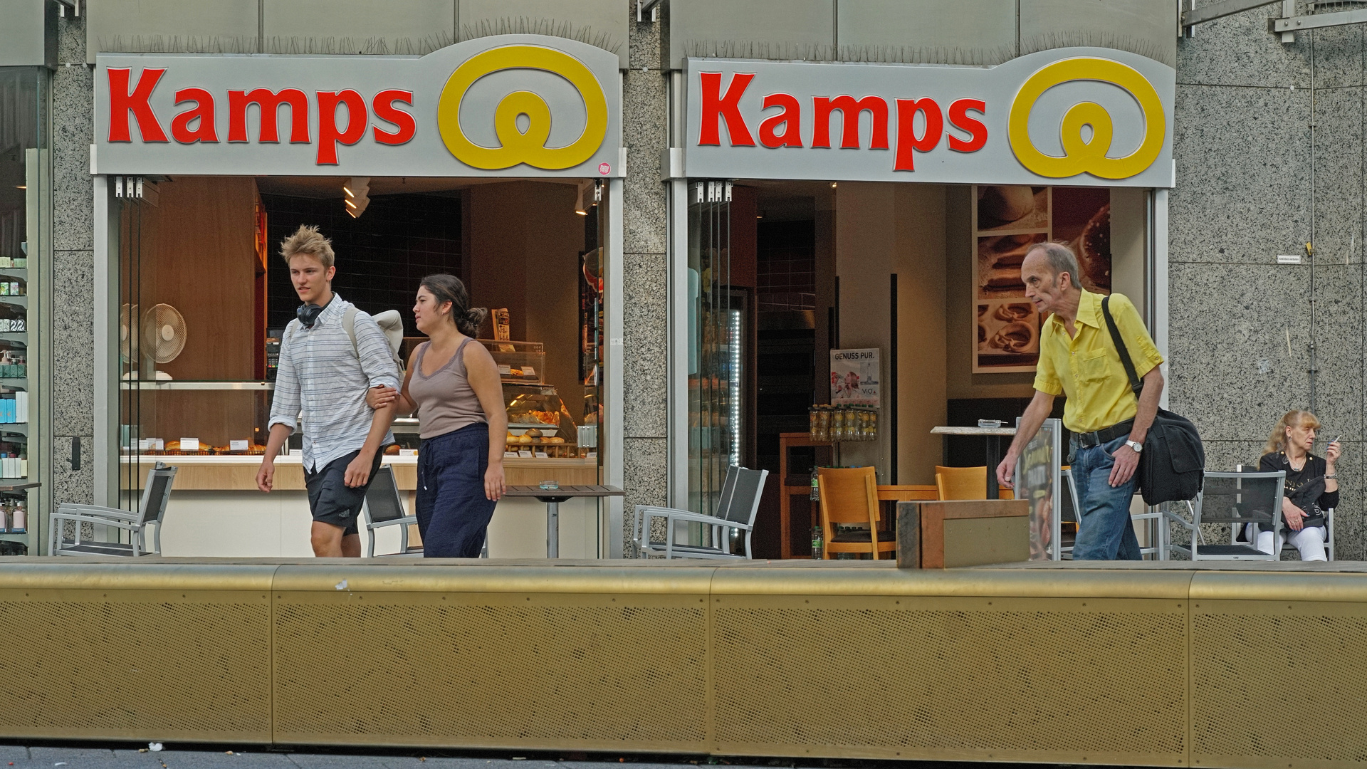 Street - Beim Bäcker