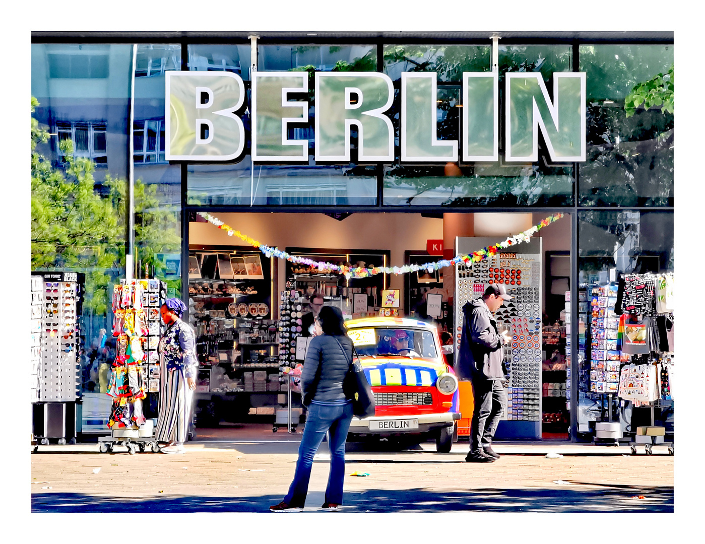 street BERLIN Shop p30-58-colfx +4Fotos