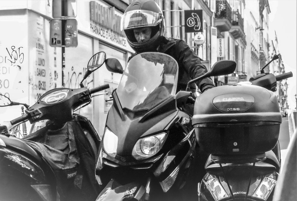 street einparken moto Paris lum-19-50sw