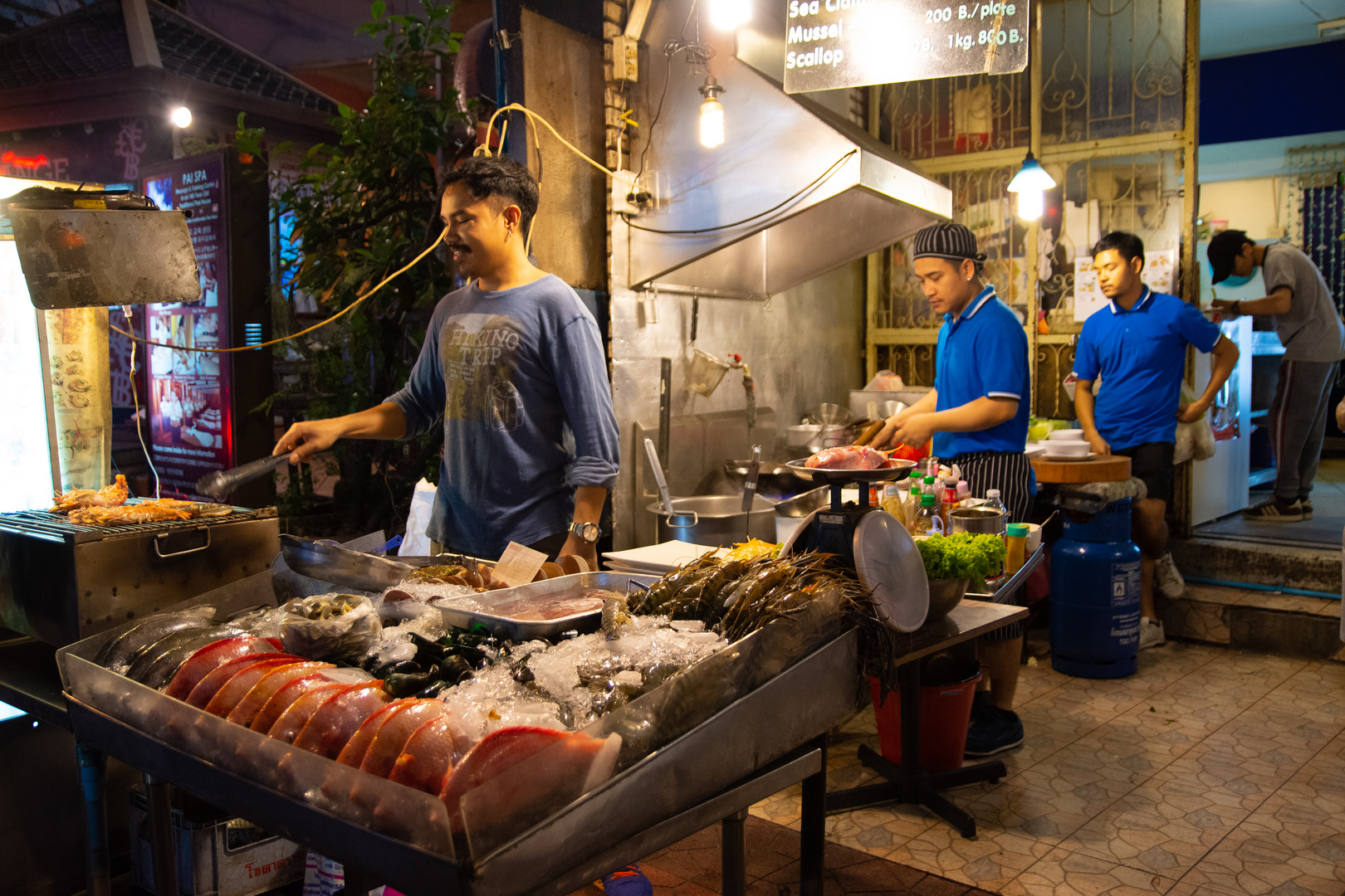 Street Food Szene in der Khao San Road in Bangkok