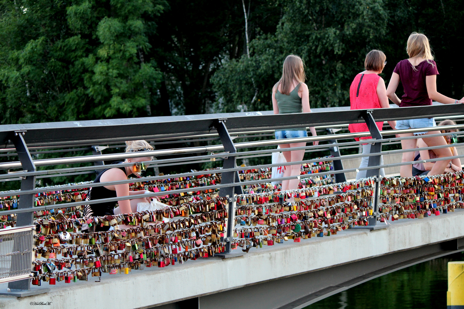 Street Foto "Liebes-Schloss-Brücke" in Lübeck