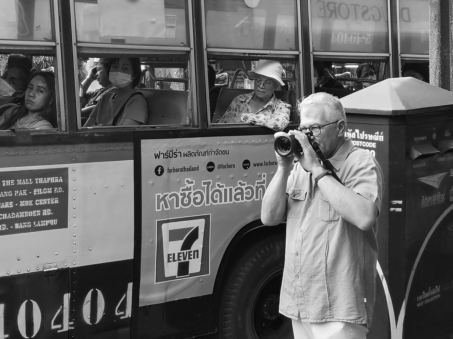 street fotograf2sw Bus bangkok P20-20-swfi +4Fotos