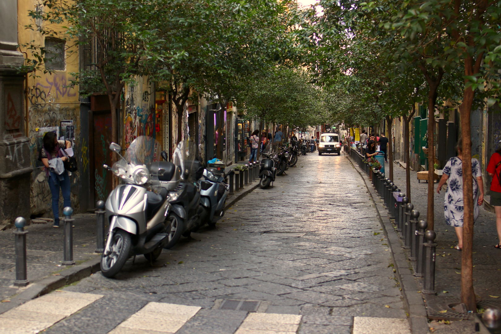 street in napoli