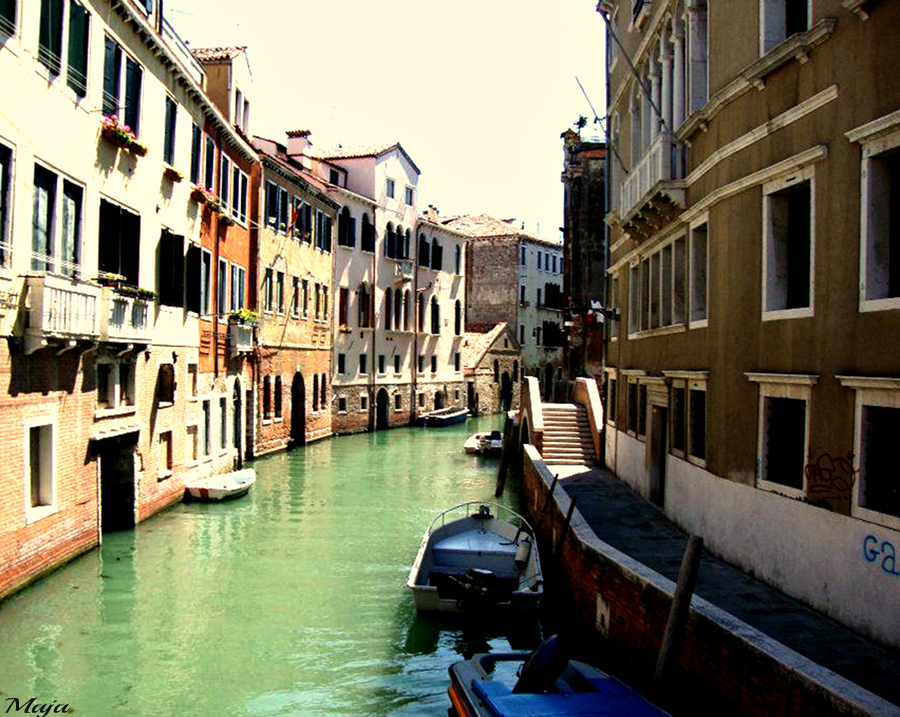 STREET IN VENEZIA