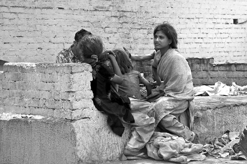 Street Life @ Pune (B&W)