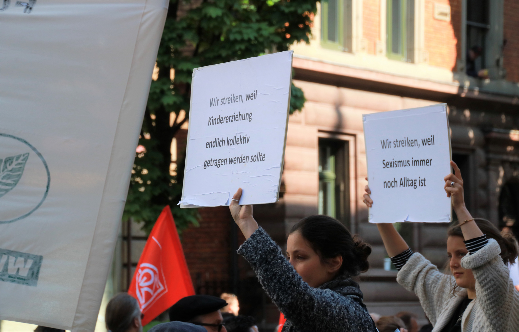 street Mai19 Plakate Frauen Demo Stgt ca-19-18-col