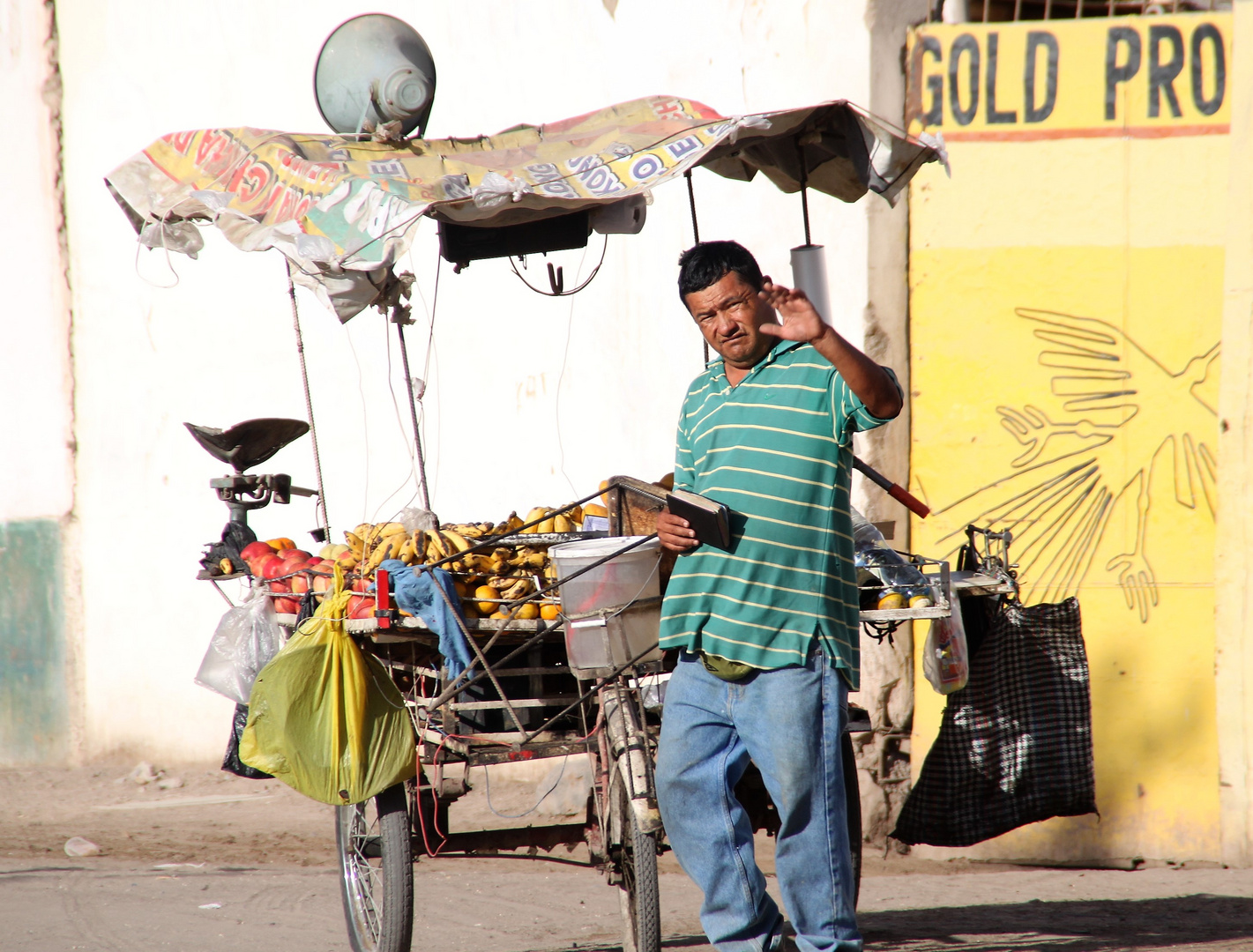 street Mann Peru ca-21-09-col