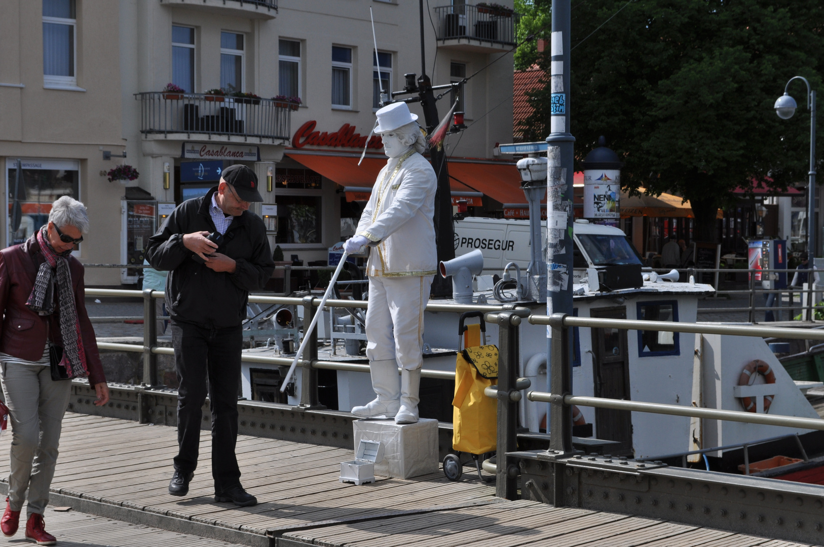 street-mit-Menschen