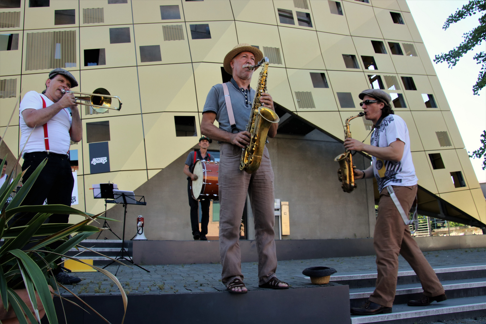 street music Jazzbus Gold  Ca-19-08col +7Fotos