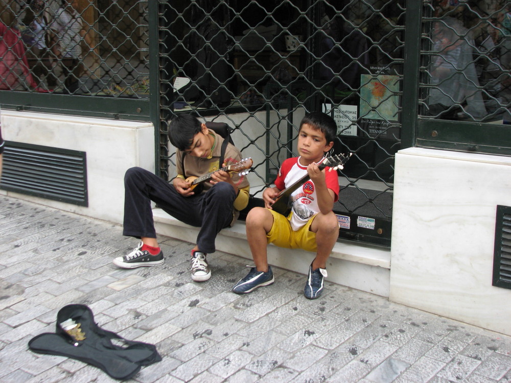 STREET MUSICIANS IN ATHENS