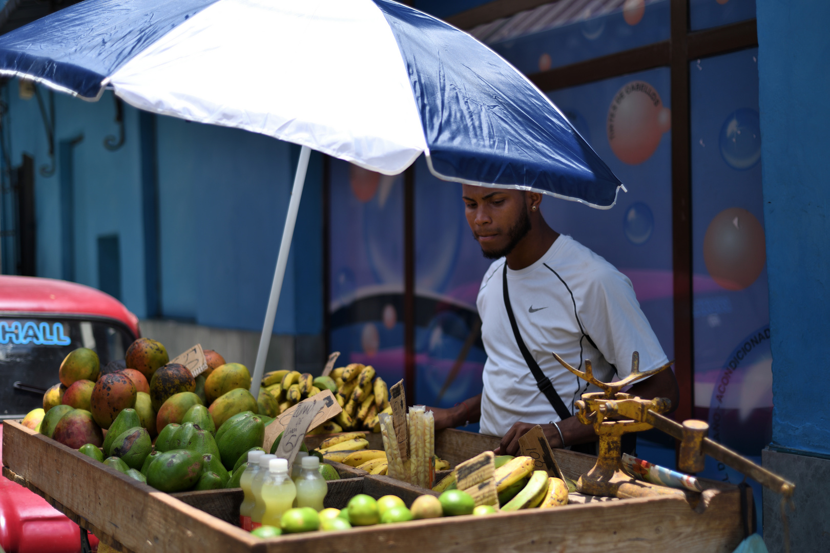 Street: Obstverkäufer in Havanna