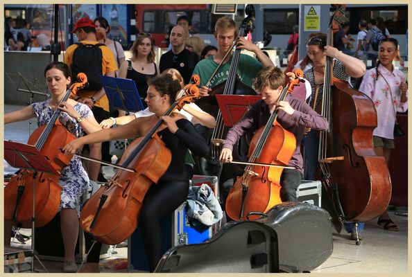 street orchestra at newcastle central station 13