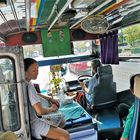 street people im Bus Thai P20-20-col