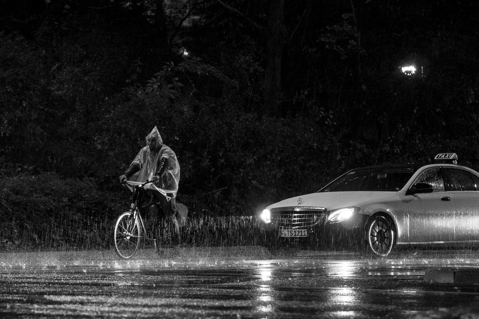 Street Photography - Raining night