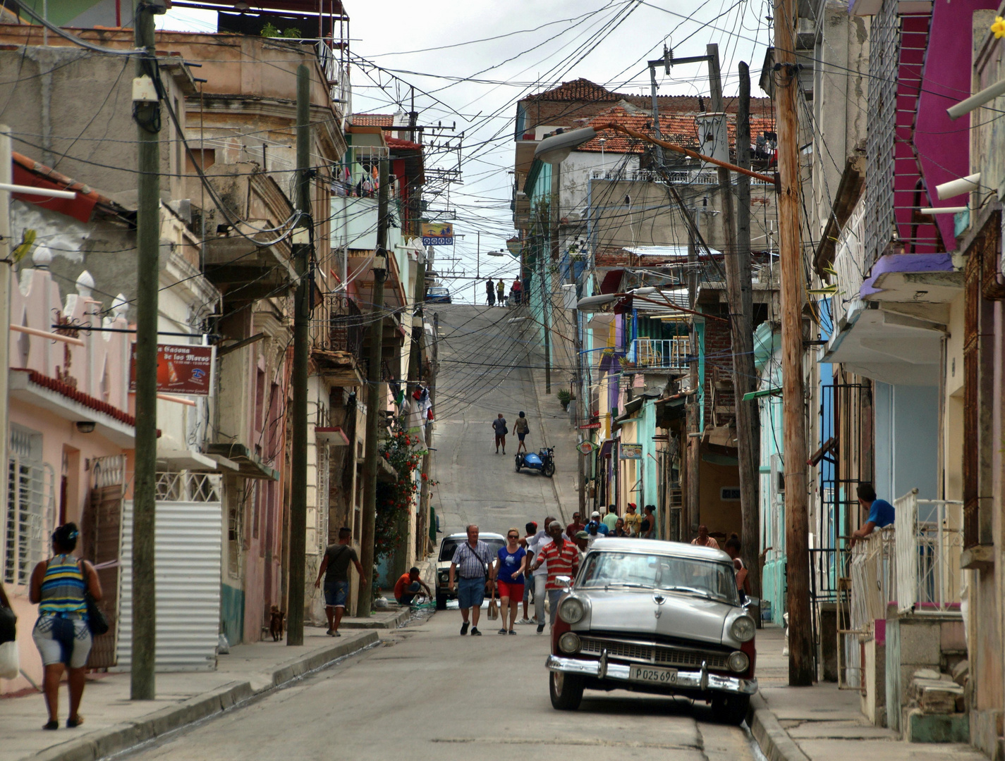 Street scene in Santiago de cuba 01