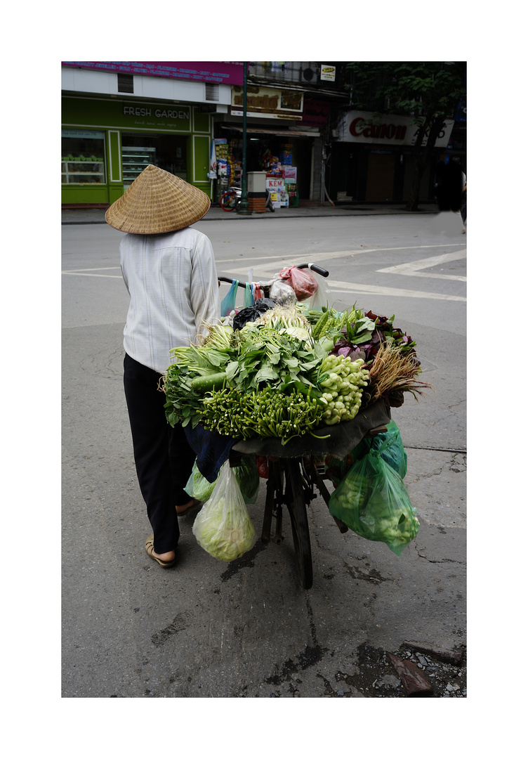 STREET SELLER 4