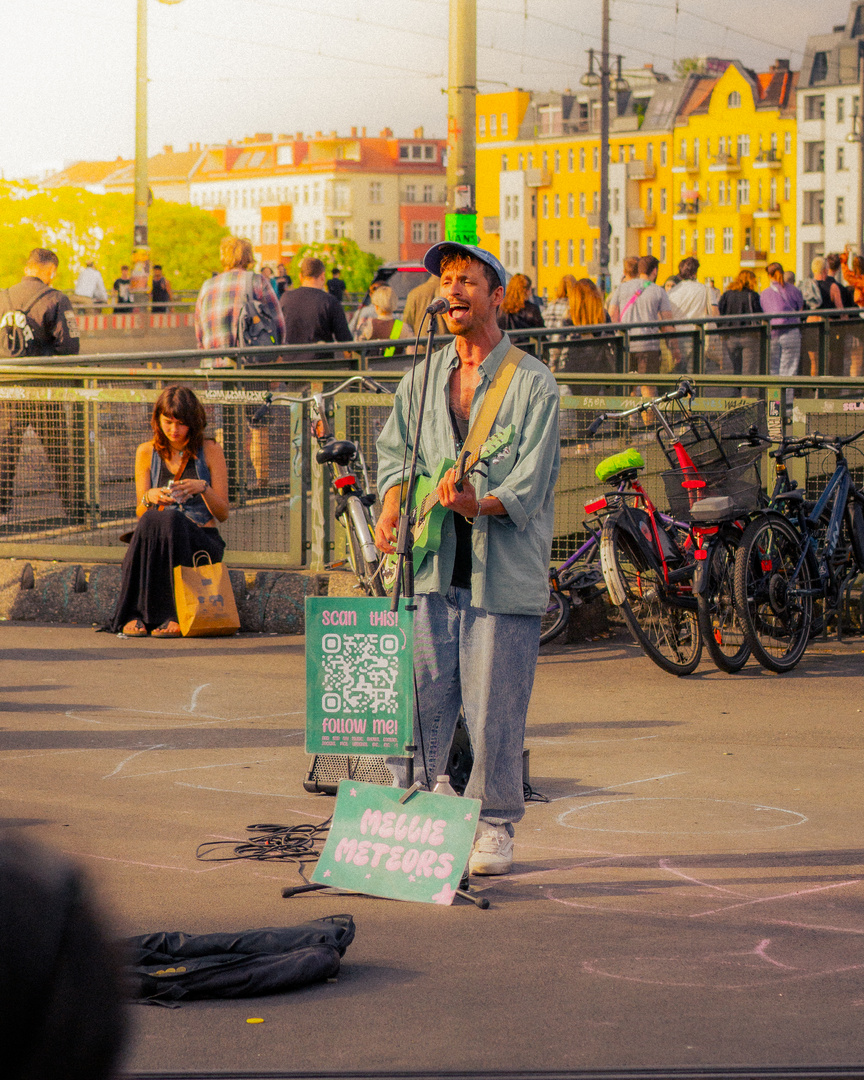 Street Singer