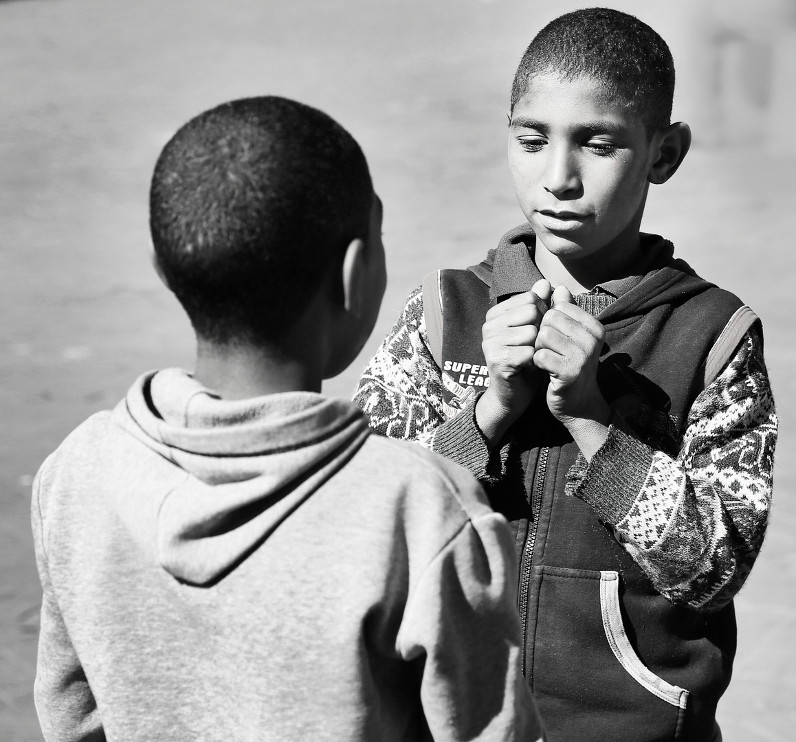 Street: spielende Kinder in Marrakesch