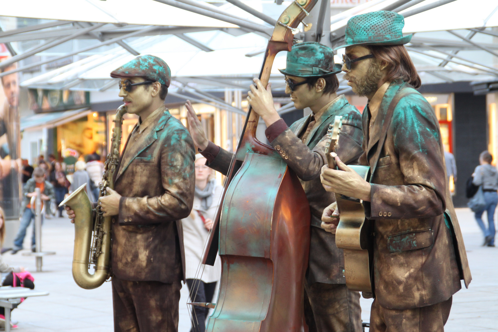 Street STGT KÖ the Jazz statues