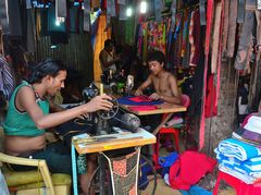 Street tailors.(Sarti di strada)