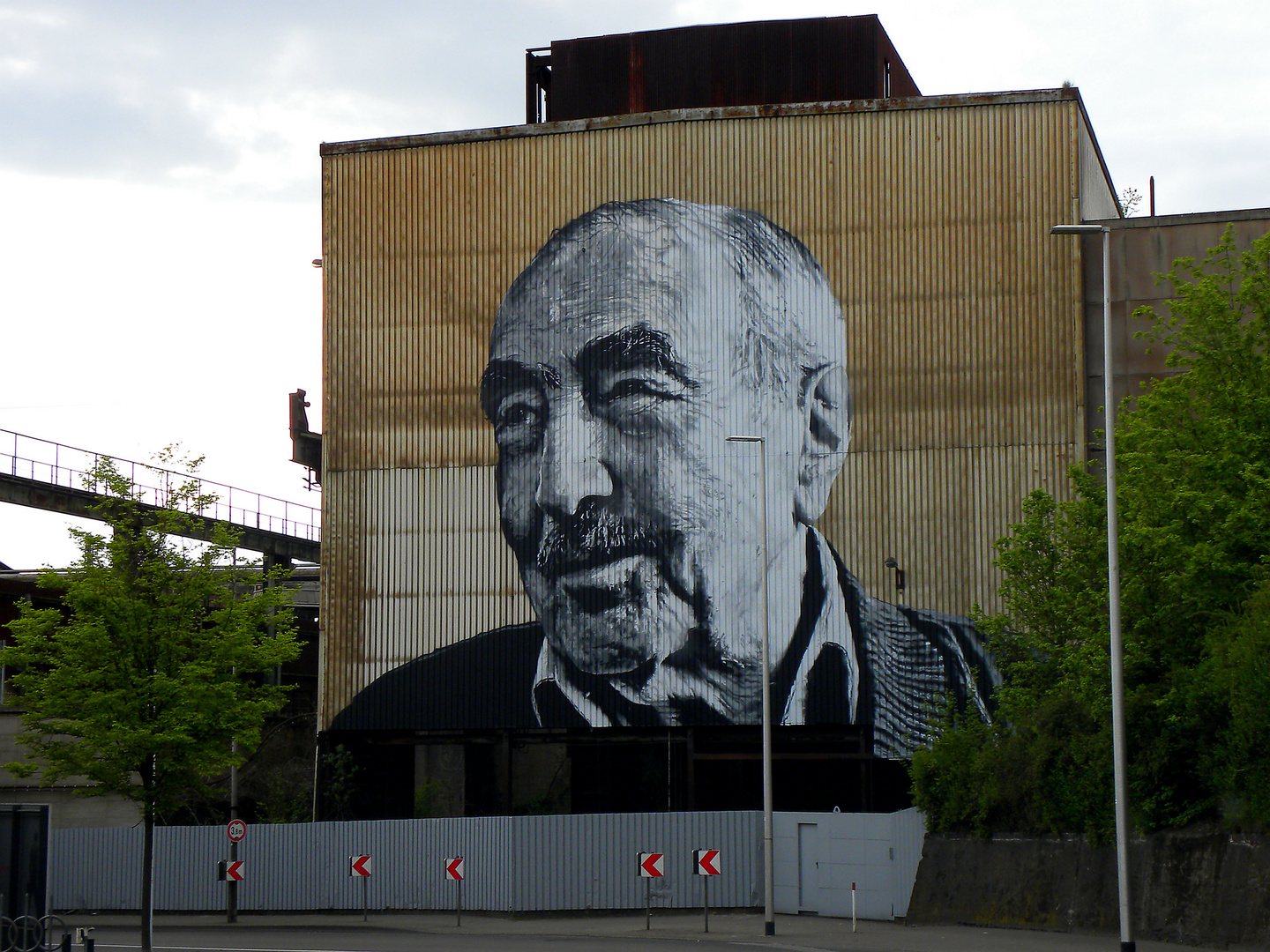 Streetart Graffiti von Hendrik Beikirch am Weltkulturerbe Völklinger Hütte