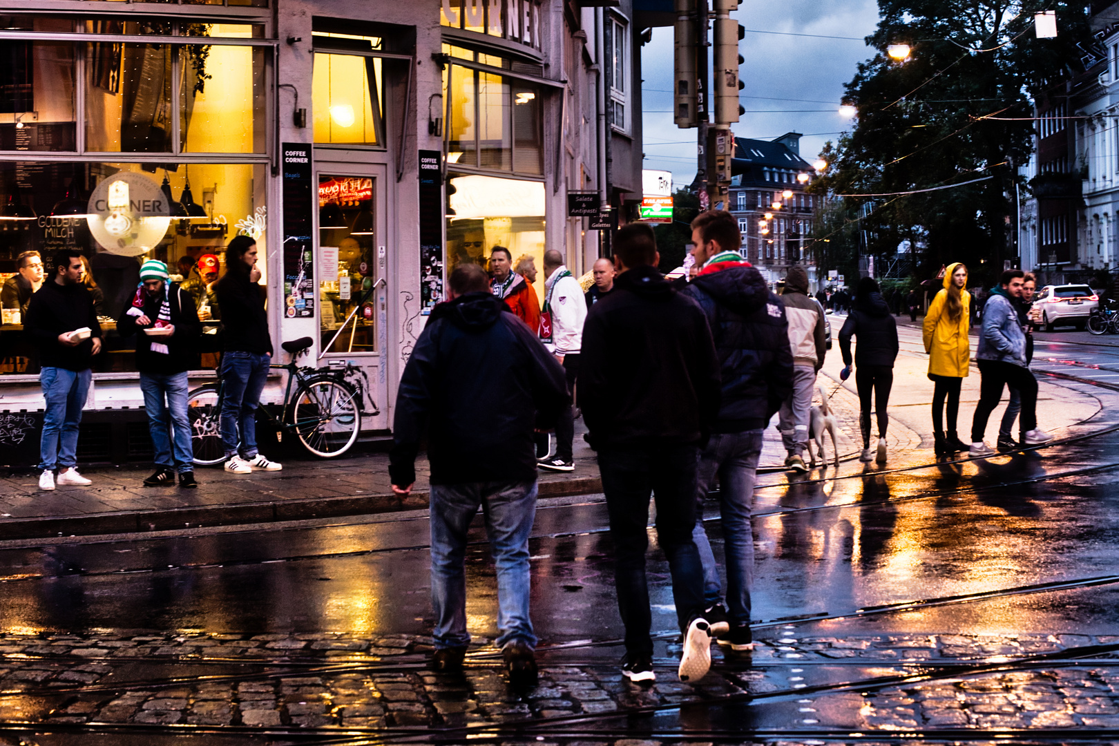 streetcrossing people