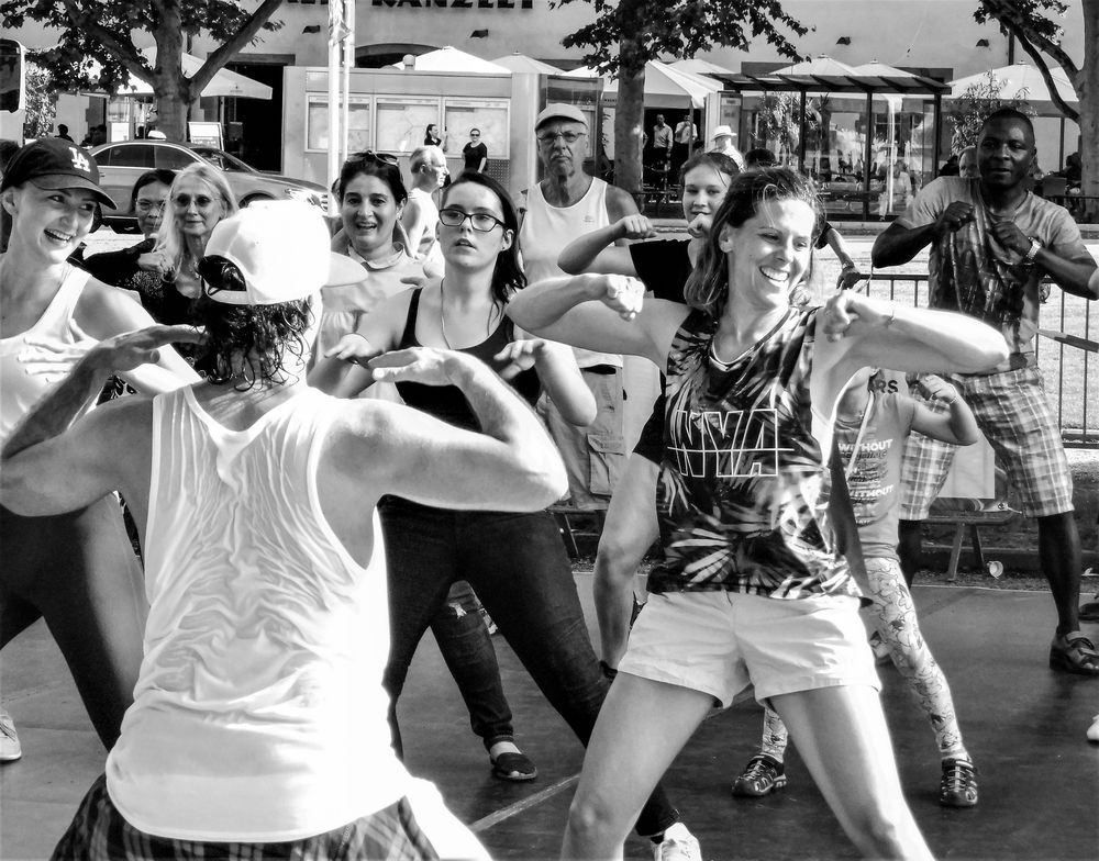 Streetdance Stgt lum-19-42sw +8Fotos