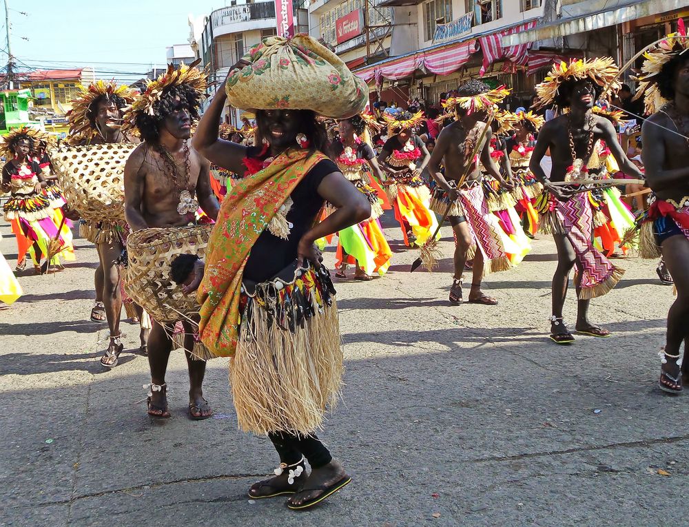 " Streetdancing of the Teachers 2 " , Kalibo - 15. Januar 2015