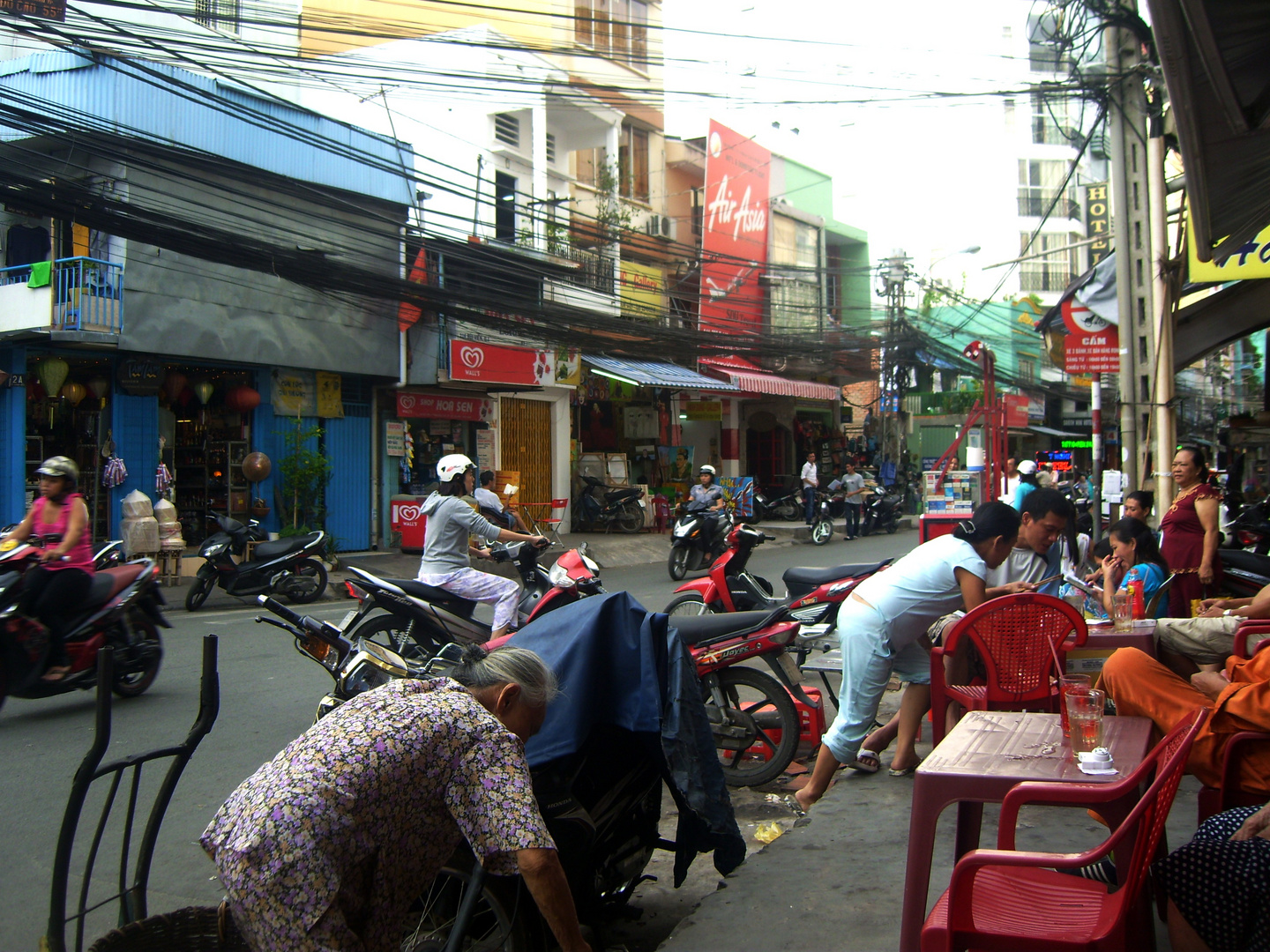 Streetdoku Saigon