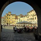 Streetfotografie auf dem Marktplatz in Lucca...