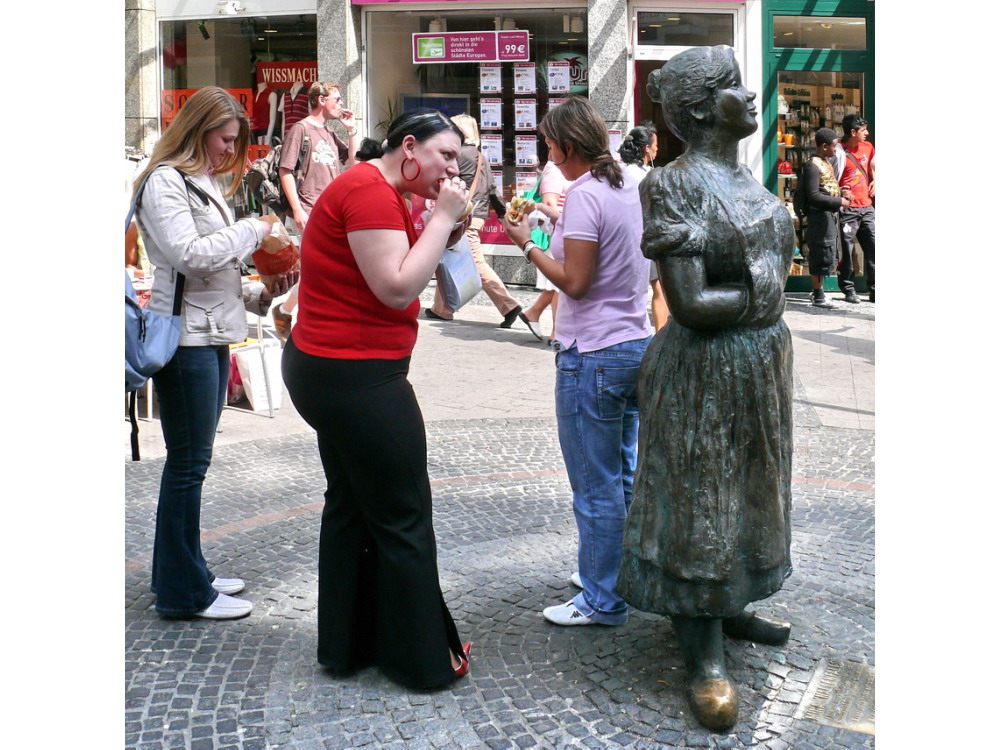 streetlife 03 (Wuppertaler Madels mit Minna Knallenfalls)