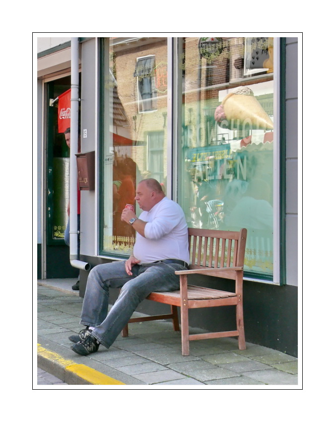 Streetlife Ijzendijke (on the look out for Aliens)