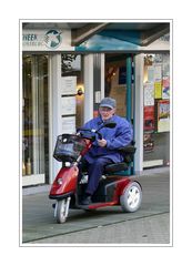 Streetlife Oostburg - 04 (little red roadster)