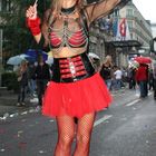 Streetparade 2010: Bahn frei für die Lady in red